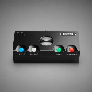 Chord Electronics Huei phono stage nhôm đen, nút MM/MC Rumble Gain Impedance và cửa sổ kính tròn