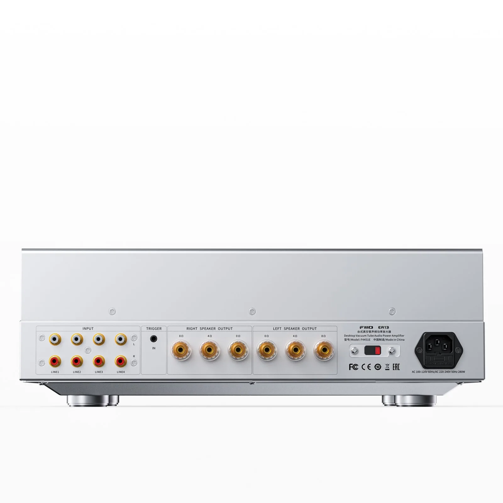 Mặt sau FiiO EA13 màu bạc với đầu vào RCA và cổng loa chuyên dụng