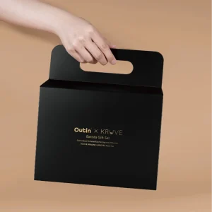 Hộp quà OutIn x KRUVE Barista Gift Set mở ra với máy pha Nano và ly KRUVE