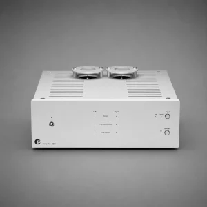 Pro-Ject Amp Box RS2 bạc mặt trước studio nền xám