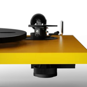 Chi tiết platter nhôm đúc 730g Pro-Ject E1.2 BT Colour Golden Yellow