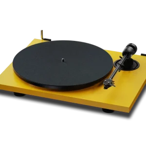 Pro-Ject E1.2 BT Colour Golden Yellow nhìn góc nghiêng với thảm felt