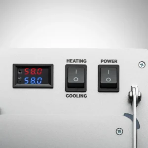Cận cảnh màn hình nhiệt độ SET và nút HEATING COOLING Pro-Ject Flatten it