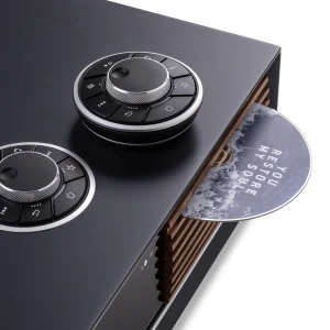 Cận RotoDial Ruark R710 và remote Bluetooth, CD nhả trong slat