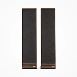 Cặp loa cột Ruark Talisman-R mặt lưới từ tính, slat Walnut, nền trắng