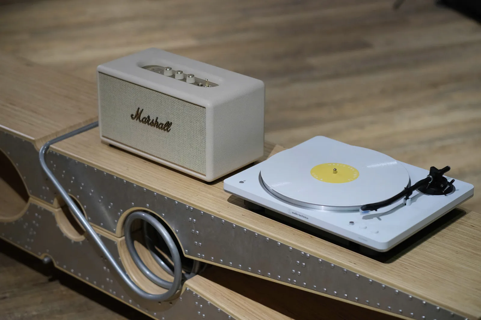 Ghép RCA AT-LP70XBT với Marshall Stanmore III Cream District M
