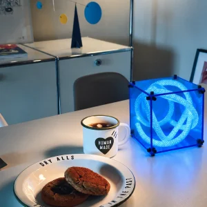 Cube Lamp 18 Aurora Blue trong không gian District M