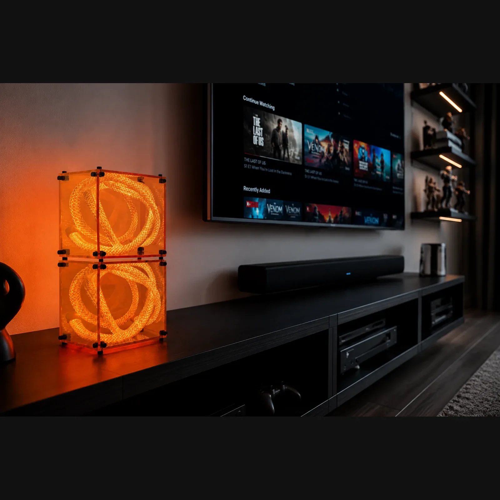 Hai Cube Lamp xếp module trên kệ TV District M