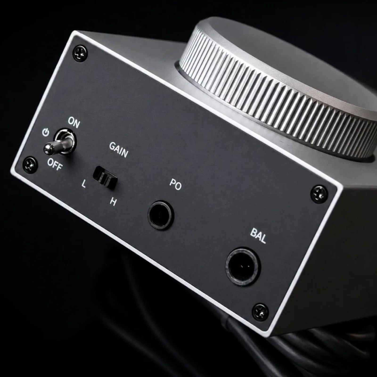 FiiO GIGAS 1 mặt sau RCA LINE và PD District M