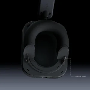 Nothing Headphone (1) Pro góc nhìn lifestyle District M