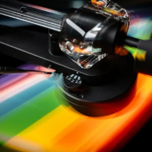 Mâm Pro-Ject The Dark Side Of The Moon prism LED cầu vồng District M