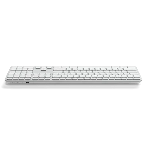 Satechi Slim EX3 Silver trên bàn làm việc