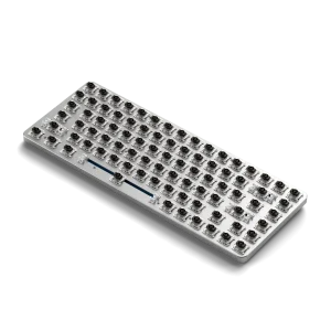Satechi SM1 Dark trên bàn làm việc