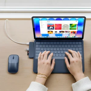 Satechi USB-C Snap Hub Indigo gắn MacBook Neo màu Indigo