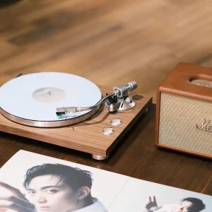 Góc chụp set TEAC TN-400BT-X và Stanmore III District M