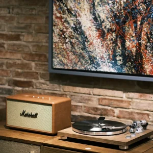Góc rộng set TEAC và Marshall Stanmore III District M