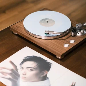 TEAC TN-400BT-X veneer óc chó platter nhôm trong set District M