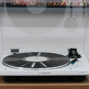 Mâm than Audio-Technica AT-LP70XBT trắng fully automatic