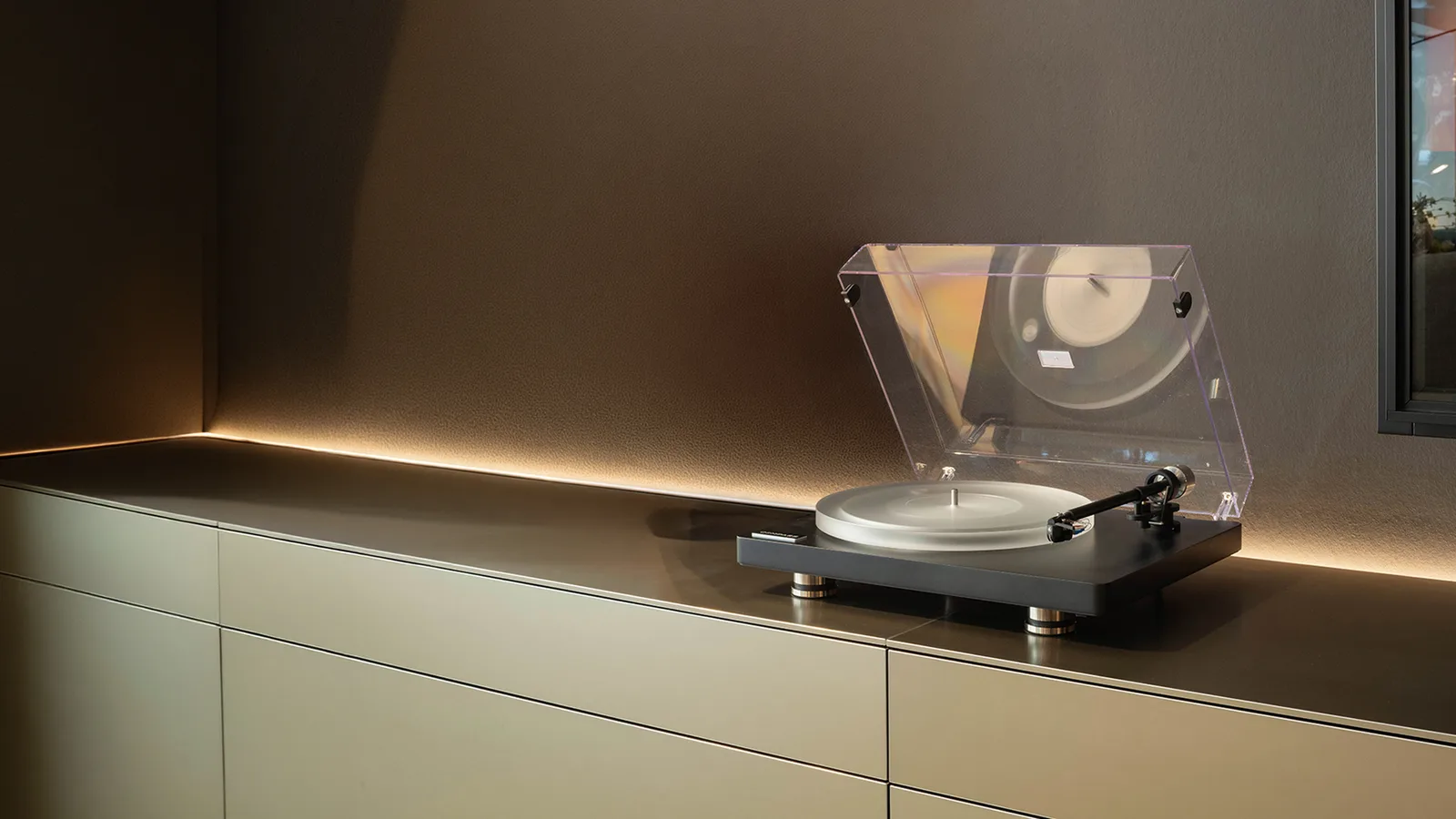 Mâm đĩa than Clearaudio Compass sẵn sàng chơi handmade Đức