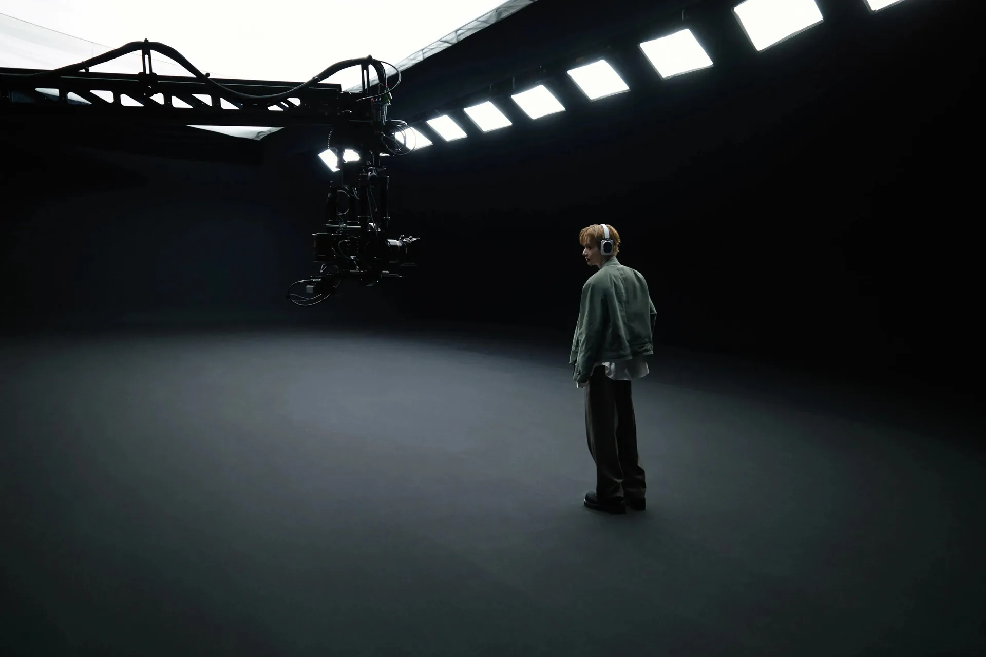 Hậu trường chiến dịch Nothing V tại studio Seoul crane camera